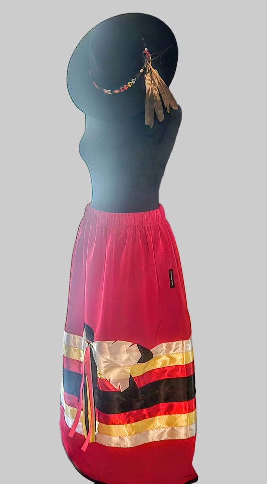 Ribbon skirt with pockets and applique
